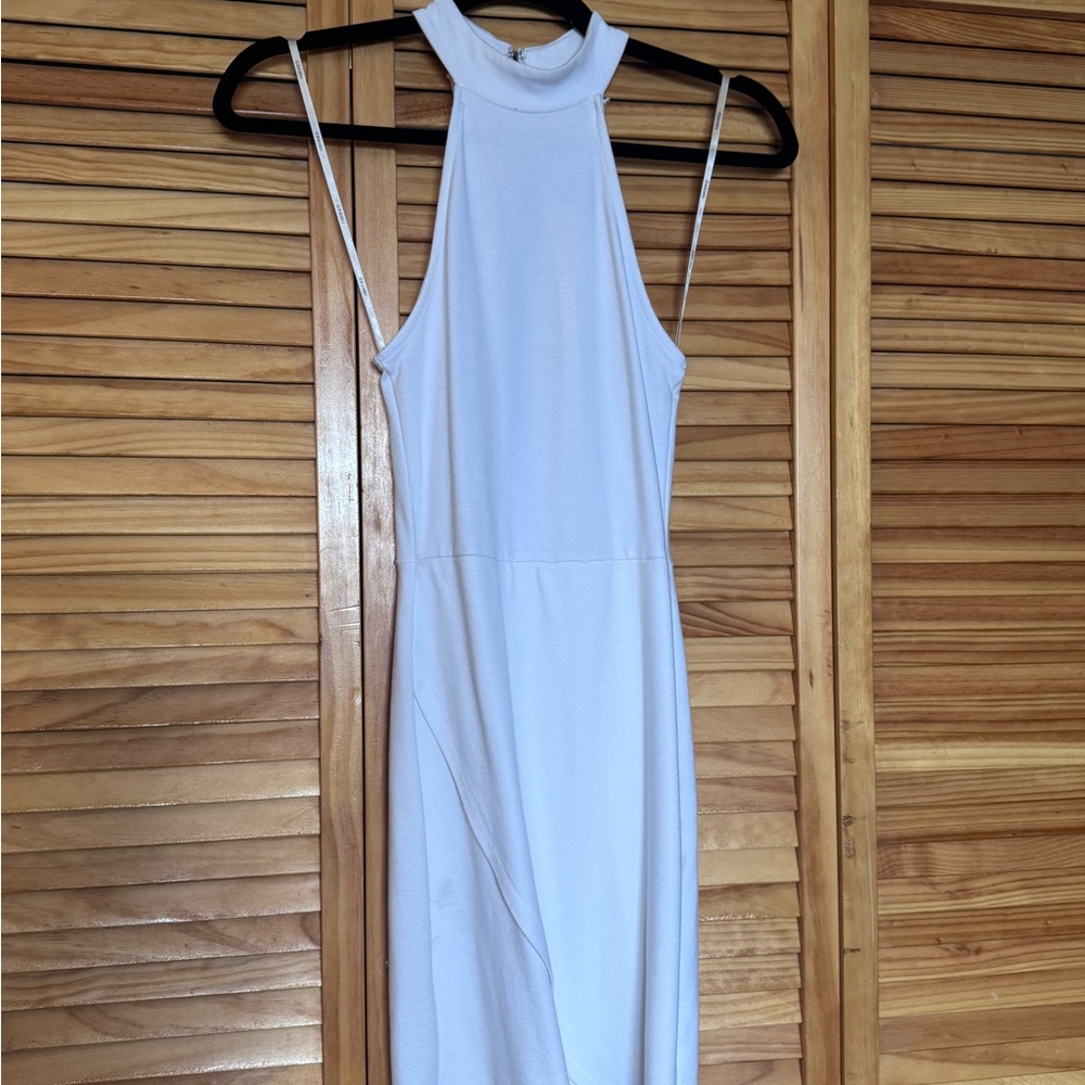 Elegant White Sleeveless Dress